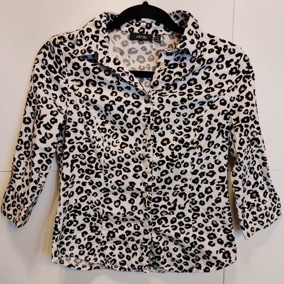 Leopard Button down Blouse - Picture 2 of 8
